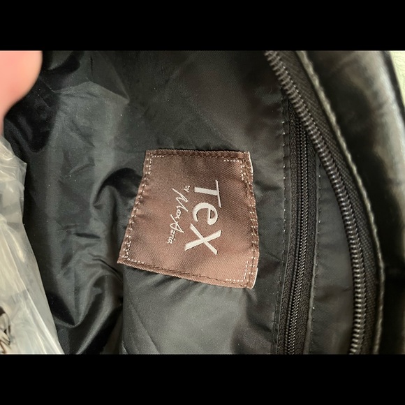 BCBGMaxAzria NWOT Black Faux Leather Zip Shoulder Bag. - Picture 4 of 4